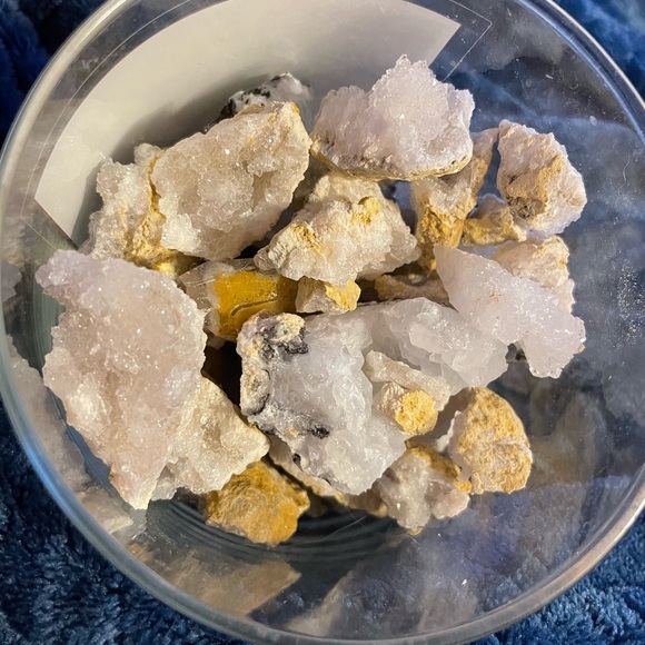 Lot of white quartz geodes - Picture 3 of 4